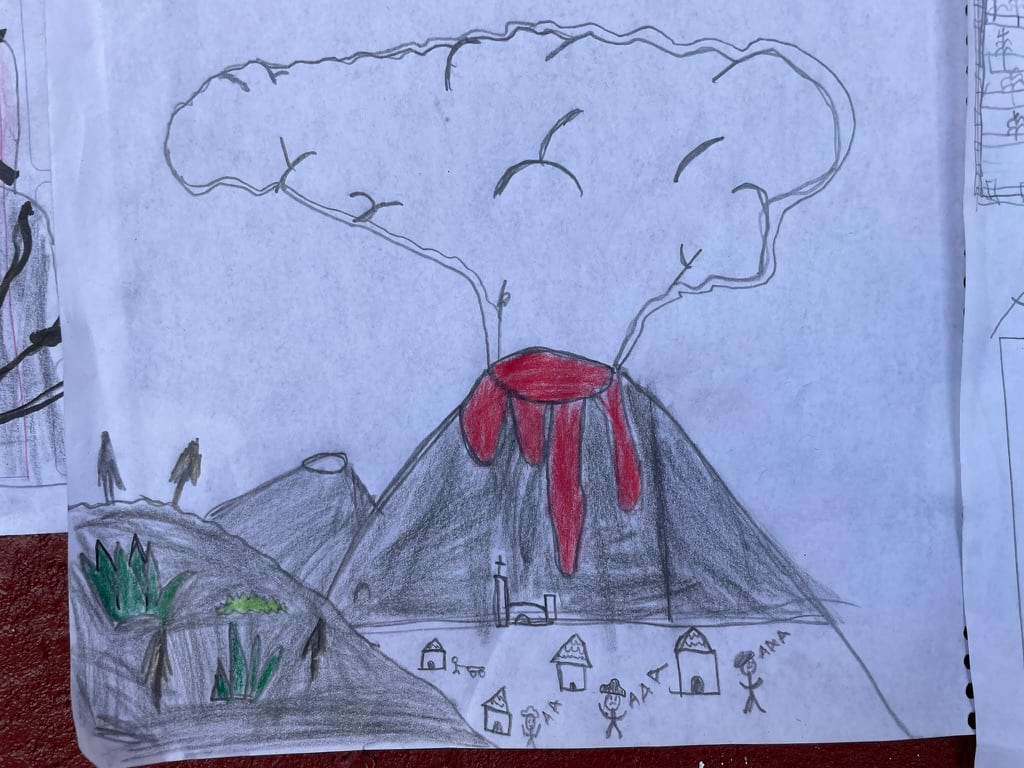 Imagen 15. Detalle de un dibujo sobre la erupción del Paricutín en la Plaza principal de Angahuan. Foto: Sandra Rozental. 